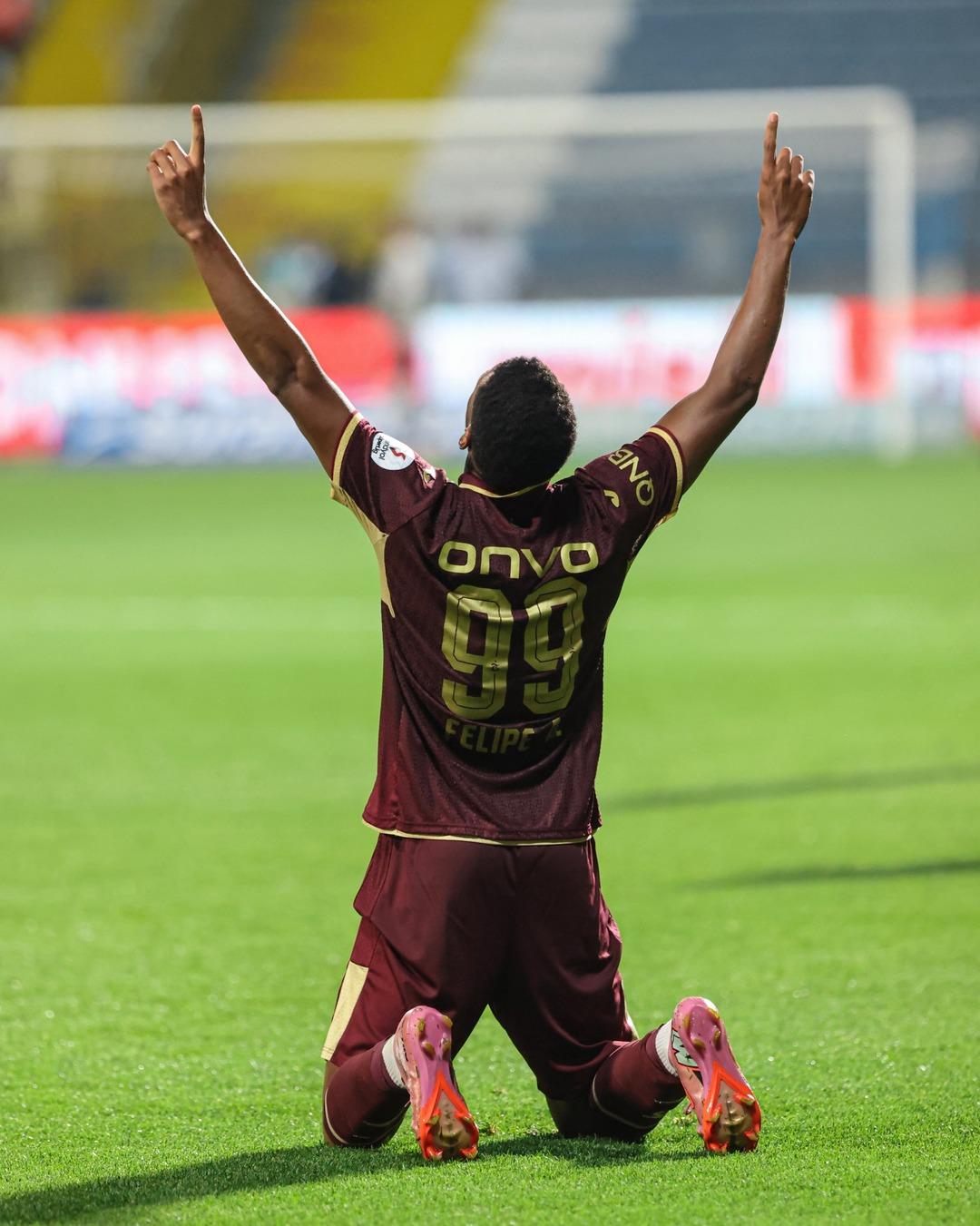 Trabzonspor Süper Lig fırtına olarak başladı! 2 Oyun 2 galibiyet ... Kasmpaşa da kayıpsız geçti 3