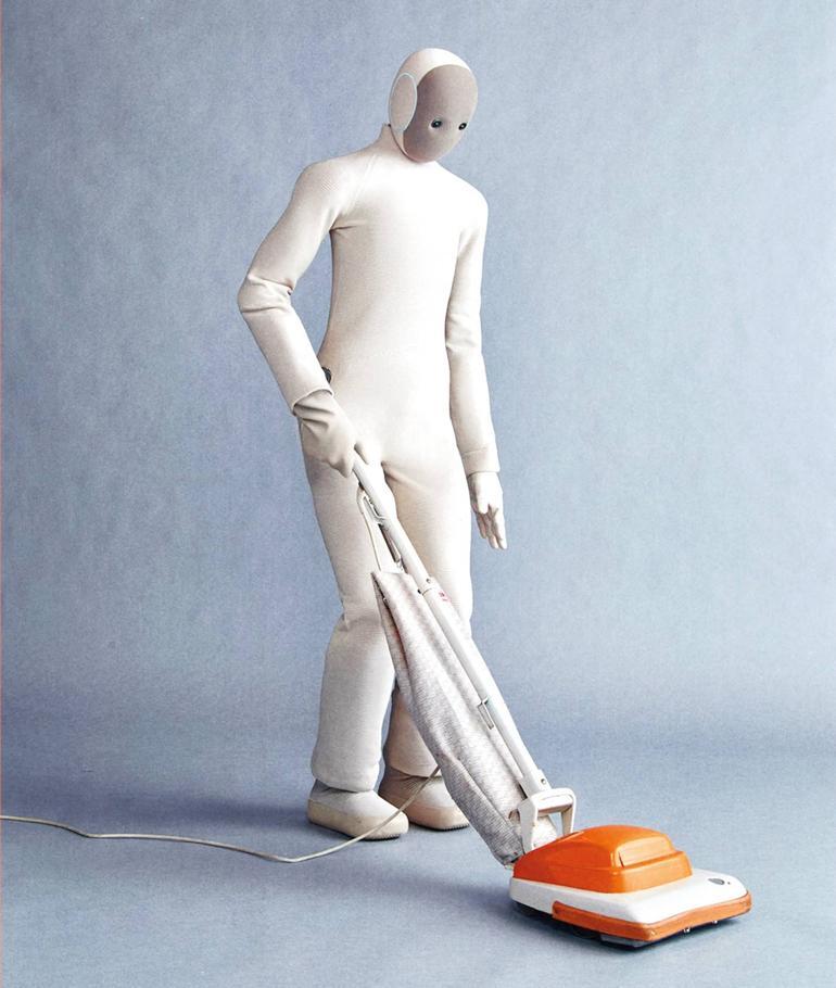 Ev işleri Neo'ya bırakıldı